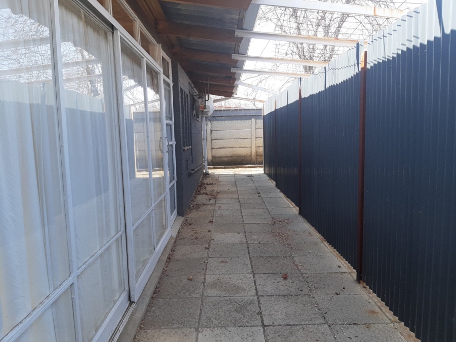 To Let 1 Bedroom Property for Rent in Wilgenhof Free State